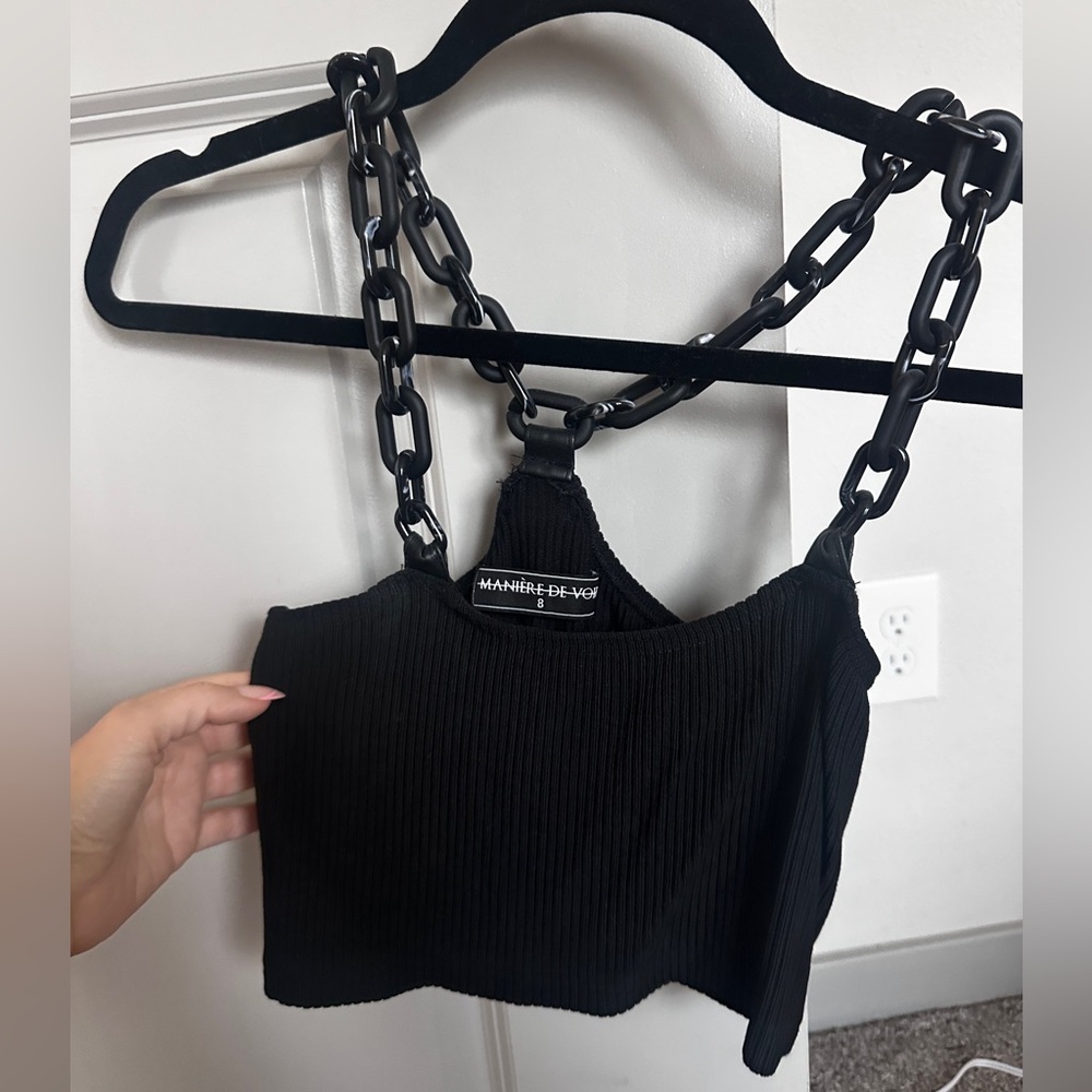 MANIERE DE VOIR Black Chain-Strap Ribbed Crop Tank